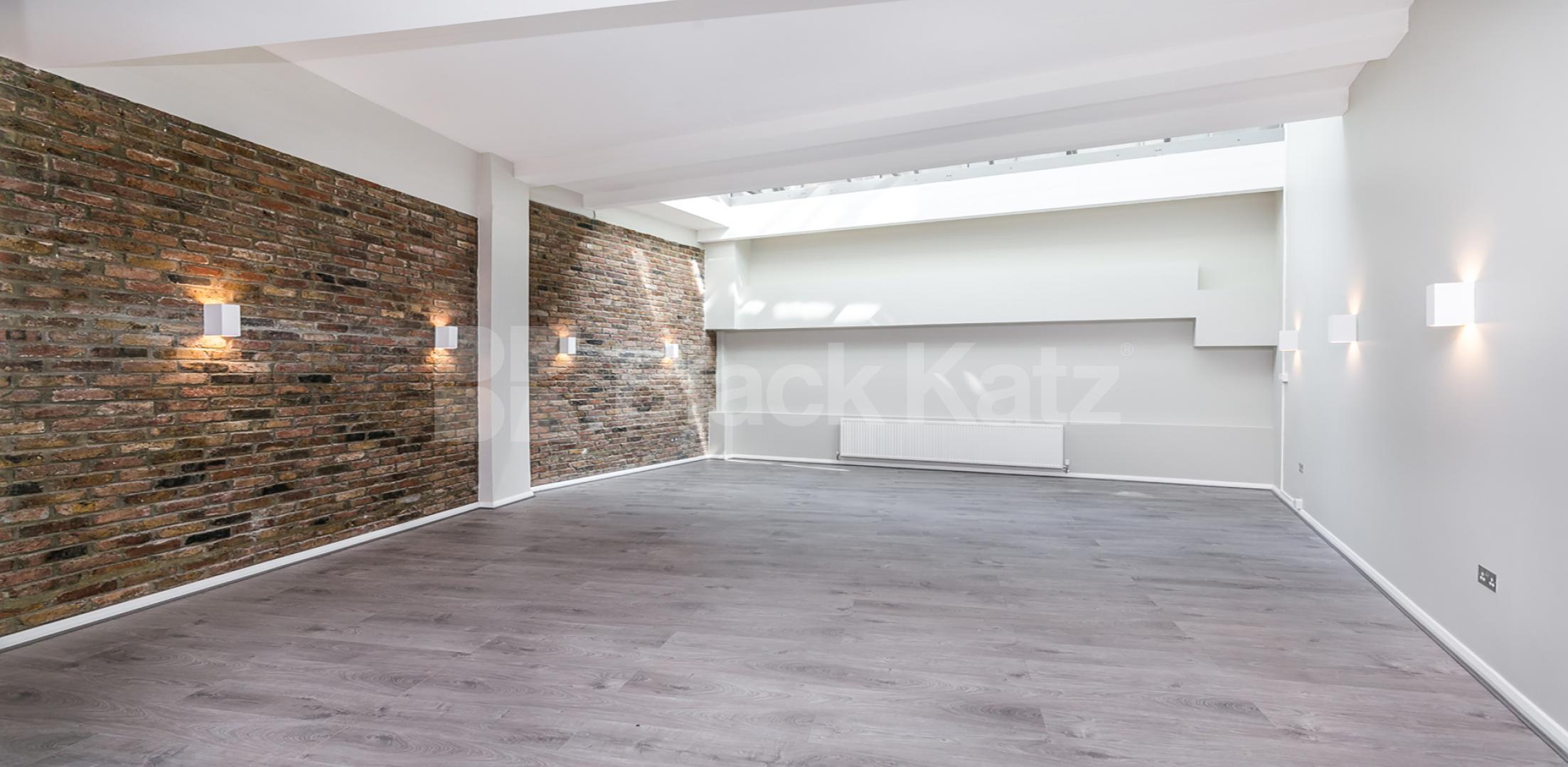 			WAREHOUSE CONVERSION IN ANGEL-OLD STREET-SHOREDITCH, 3 Bedroom, 1 bath, 1 reception Flat			 EAGLE HOUSE-EAGLE WHARF ROAD, ANGEL-OLD STREET-SHOREDITCH